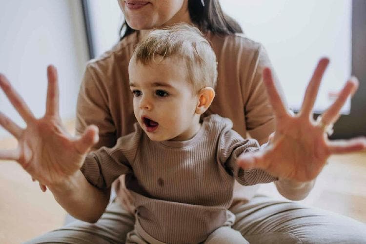 BabYoga: ‚‚Už lezu, zkouším chodit”